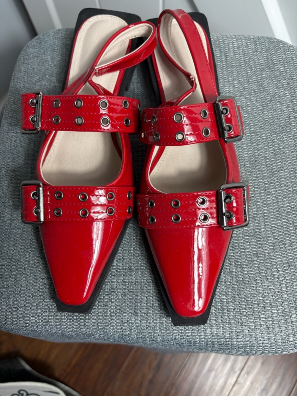 Red Patent Leather Red Pointed Toe Buckle Flats